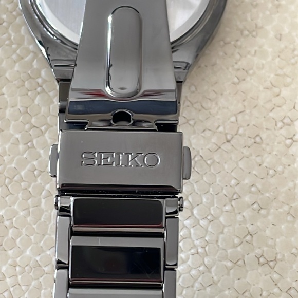 New! Vintage Seiko Solar Black Steel Watch w/Diamond Hour Markers - Picture 10 of 14